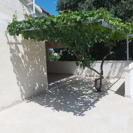 Holiday Home Dora Сутиван Экстерьер фото